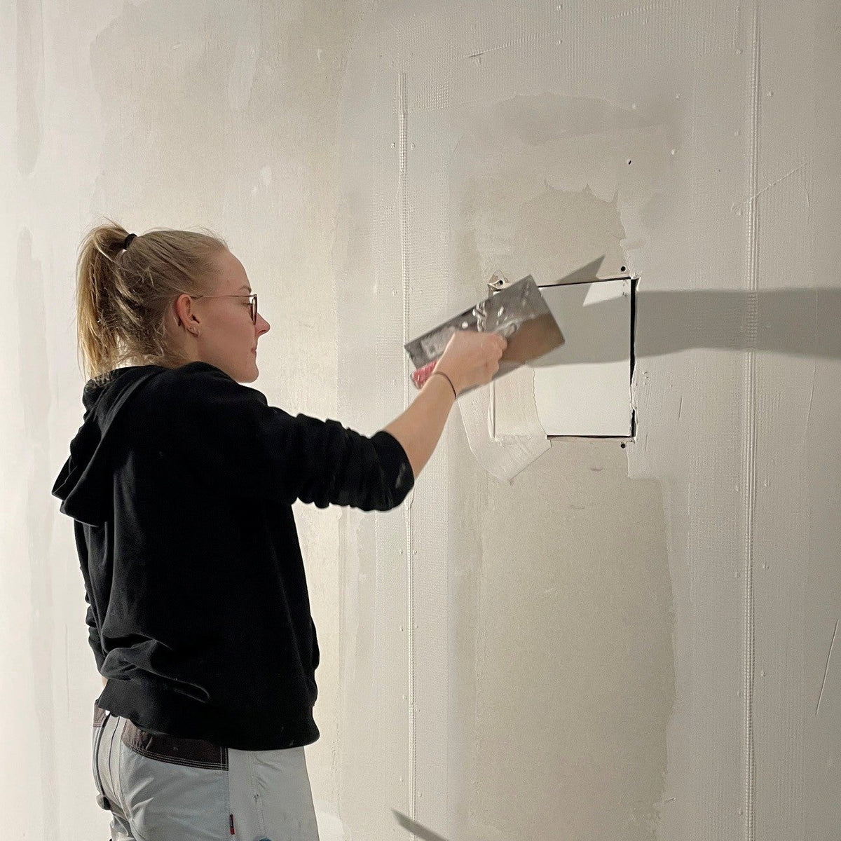 Direkter Trockenbaueinbau ohne installation frame (backbox): stabile, ebene Auflageflächen an allen vorgesehenen Befestigungspunkten